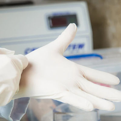 El látex del ODM del OEM pulverizó guantes quirúrgicos/guantes sintéticos del látex